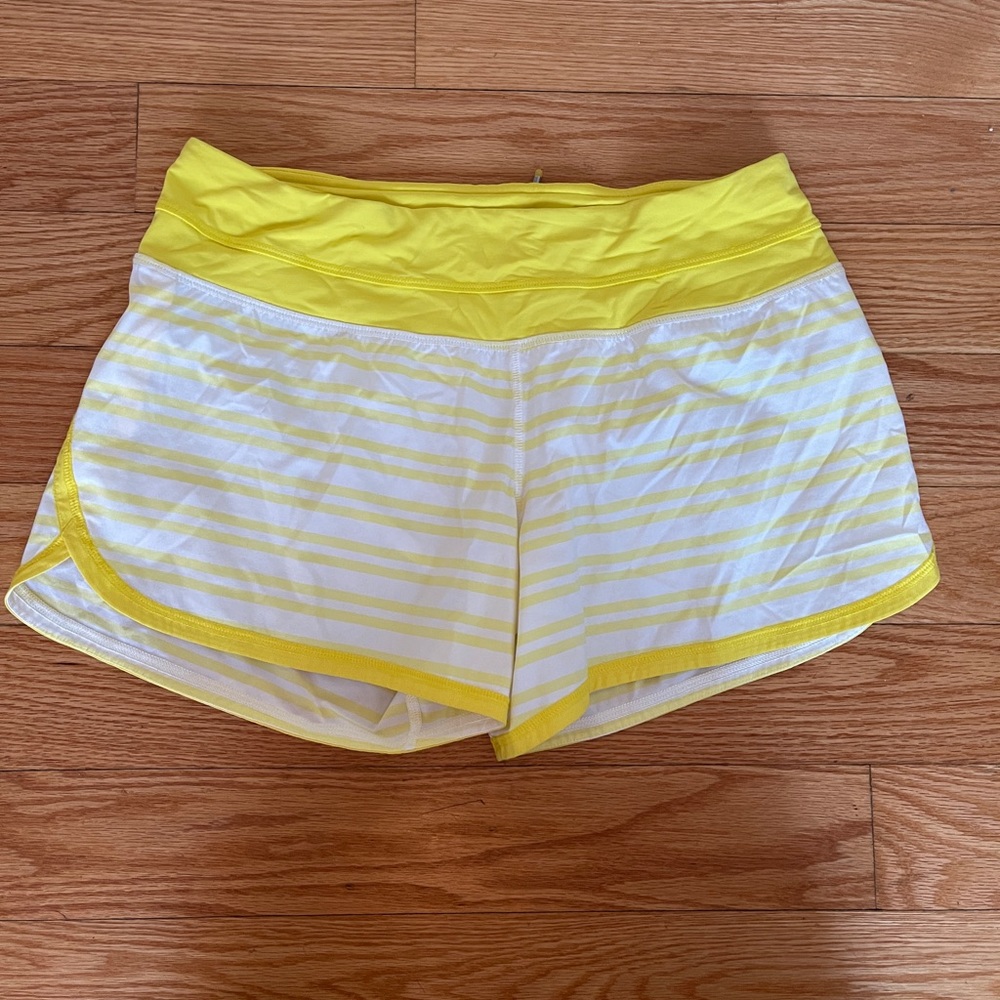 Lululemon woman’s running shorts size 6